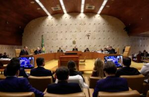 capturar_84-300x196 STF retoma julgamento que pode retirar mandato de sete deputados; cinco ministros já votaram