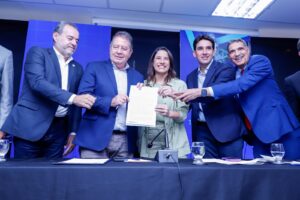 6b7819cc-0964-4fe5-bd70-ef87d33d2474-300x200 Coluna Capital desta terça-feira (1º): Caruaru é referência no combate à violência contra a mulher