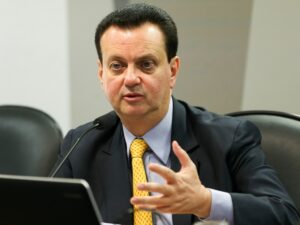 gilberto-kassab-entao-ministro-da-ciencia-e-tecnologia-em-audiencia-publica-de-comissao-do-senado-1594070834184_v2_4x3-300x225 INÍCIO