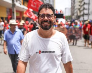 f280983a-d0f3-4c4e-9a92-7d5448255829-300x239 INÍCIO