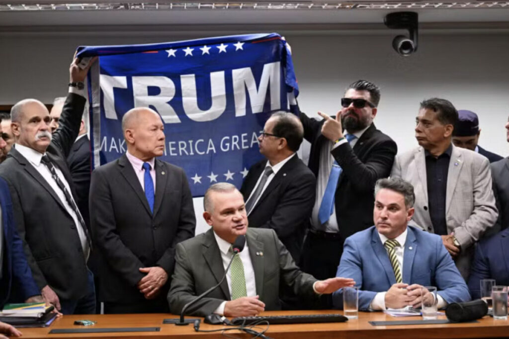 1_bolsonarotrump_1024x683-689757-1024x683 COLUNA CAPITAL