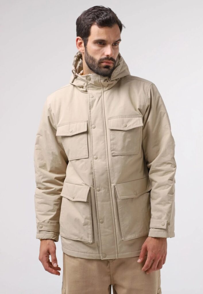 a8663ed3-b749-4db7-8438-1df0db998f90-707x1024 CAPITAL FASHION