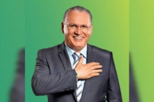 1_dono_da_ultrafarma_e_executivo_da_fast_shop_sao_presos-712369-300x200 INÍCIO