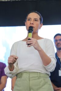raquel-midia-200x300 INÍCIO
