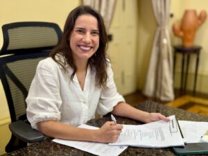Camila-Souza_Secom-300x225 INÍCIO
