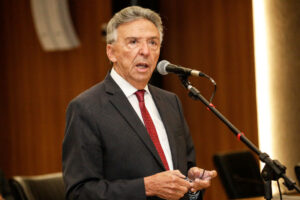 jose-queiroz-300x200 INÍCIO