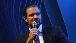 56c7ff_CONG_MATERIA_DanielVorcaro-300x169 INÍCIO