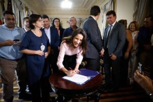 WhatsApp-Image-2025-11-24-at-18.19.20-300x200 INÍCIO