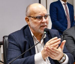 fa8e76e5-1428-48a5-aa1a-1591feb1b4ea-300x257 INÍCIO