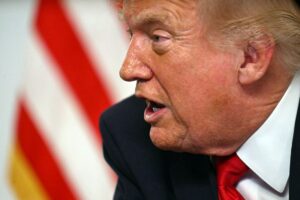 trump-300x200 INÍCIO