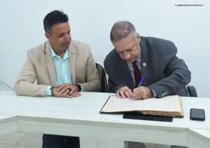 573f5089-0de5-4517-b01d-29c97c3db406-300x211 INÍCIO