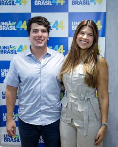 ad4a0528-54a7-47b1-b729-49a68828d23a-241x300 INÍCIO