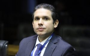 hugo-motta-candidato-presidente-camara-dos-deputados-300x185 INÍCIO