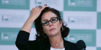 Moraes cobra ação do governo brasileiro para extradição de Zambelli