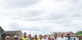 Em Caruaru, governadora Raquel Lyra entrega obras de infraestrutura para mais de 10 mil pessoas na comunidade de Vila Canaã