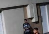 Câmera flagra momento em que criminoso incendeia fabrico em Caruaru; polícia procura suspeitos; VEJA VÍDEO