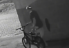 Procura-se: ladrão de bicicletas é flagrado em novo furto no Xique-Xique; VEJA VÍDEO