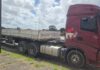 Tragédia na BR-232: motociclista morre atropelado por carreta após cair na pista