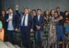 Ao lado de Raquel Lyra, Eduardo da Fonte entrega carta de compromisso durante Jubileu de Ouro da Casa da Bênção no Recife