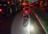 Mulher morre após motocicleta cair na frente de carreta na BR-101, no Recife
