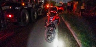 Mulher morre após motocicleta cair na frente de carreta na BR-101, no Recife