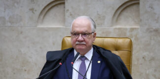 Fachin dá cinco dias para Moraes, Mendonça, Gonet e PF se explicarem