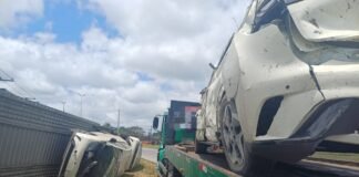 Tragédia na BR-232: carreta tomba sobre carro e mata mulher no Recife