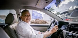 Zé Queiroz encerra campanha em Caruaru com carreata neste sábado